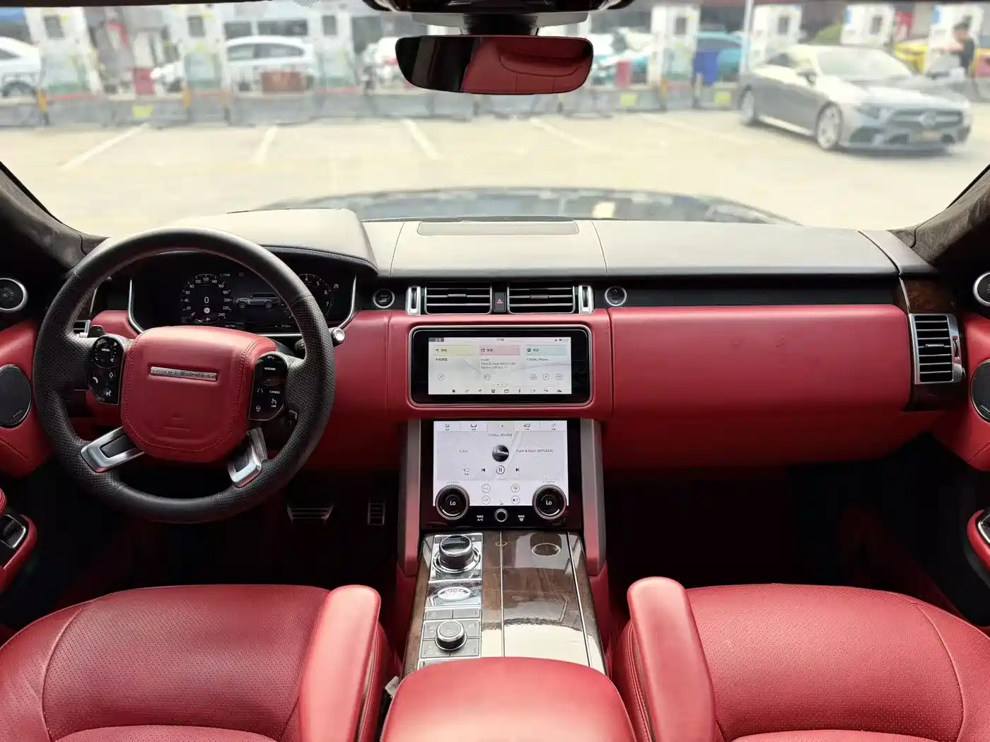 Land Rover Range Rover 2020 3.0 L6 Heritage Edition фото 4