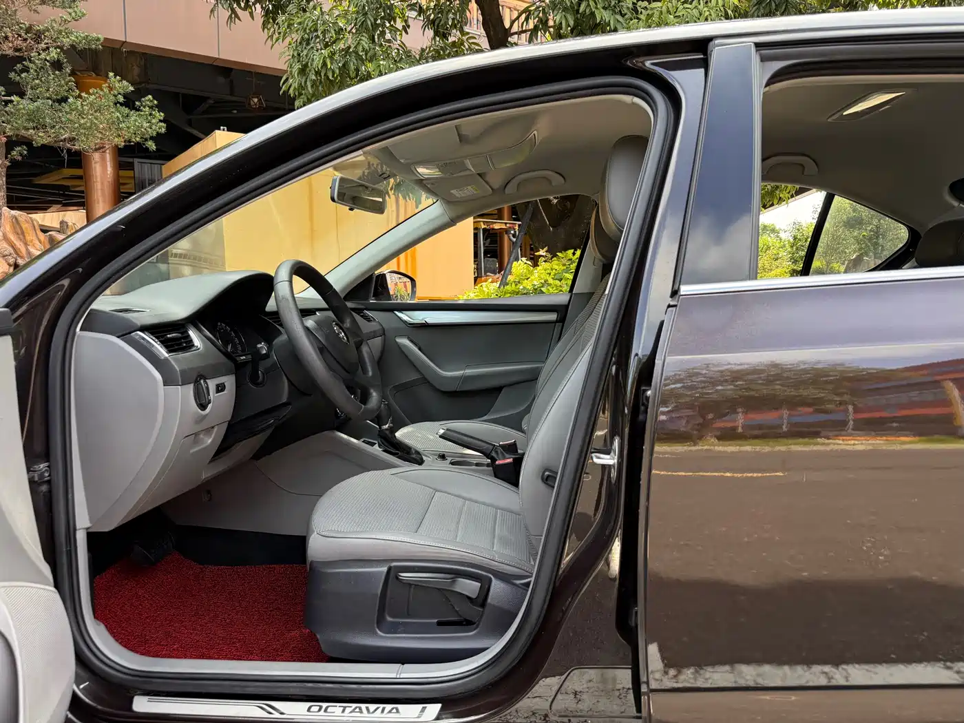 Škoda Octavia 2015 1.6L Automatic逸杰版 фото 7