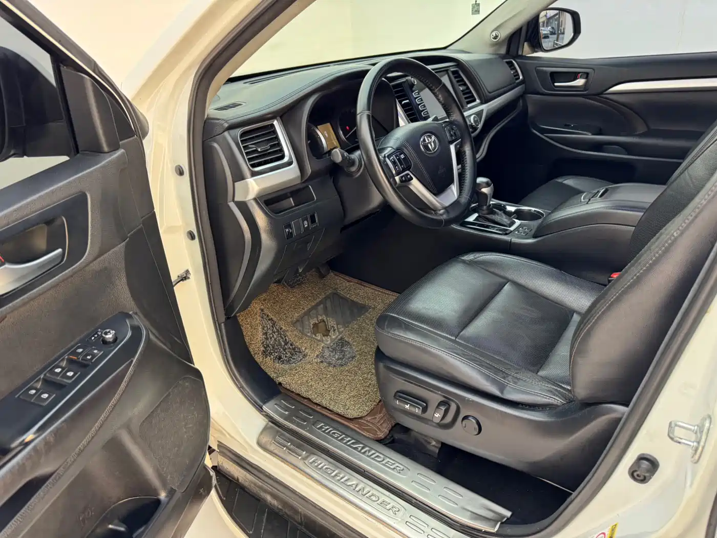 Toyota Highlander 2015 2.0T AWD Luxury Edition 7-seater фото 5