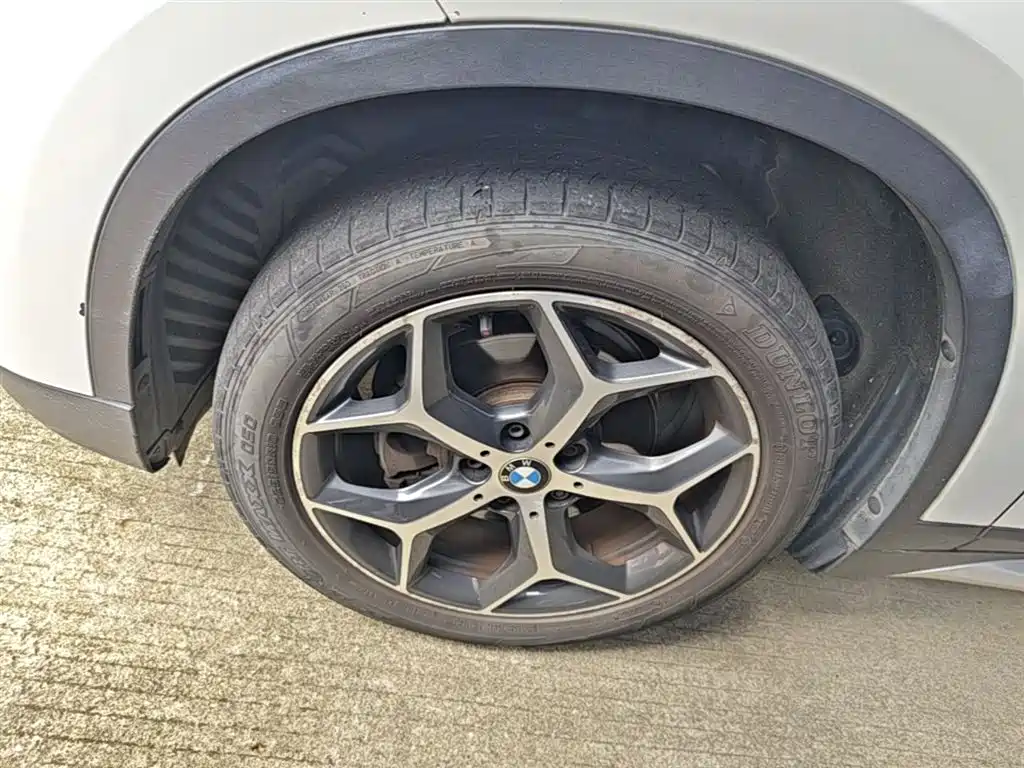 BMW X1 2018 sDrive18Li Premium Model фото 23
