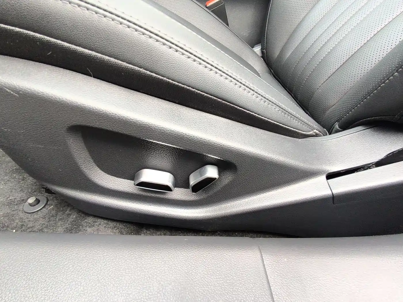 Hongqi H5 2023 1.5T DCT Smart Connect Joy Edition фото 5