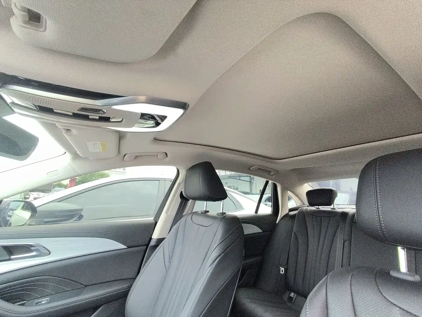Hongqi H5 2023 1.5T DCT Smart Connect Joy Edition фото 9