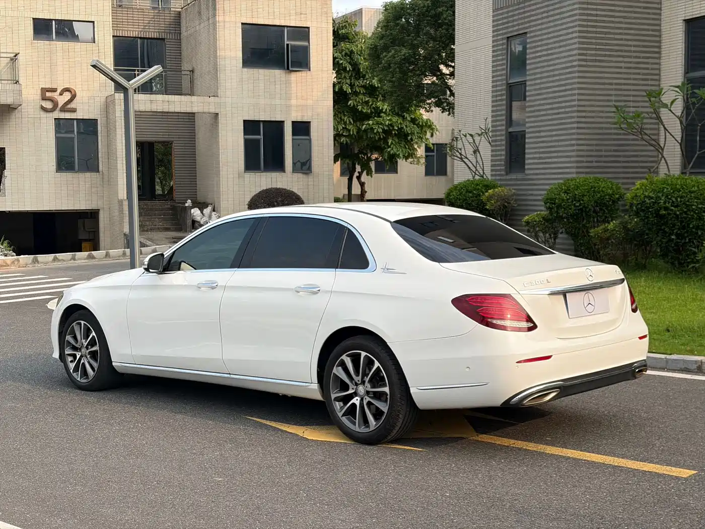 Mercedes-Benz E-Class 2017 E 200 L 4MATIC фото 13