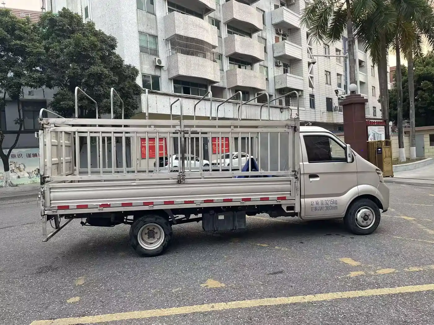 Changan Kuayue Kuayue King X5 2025 2022 1.6L Comfort Truck Single-row Dual-rear-wheel 3400mm Wheelbase 3.4m DAM16KR