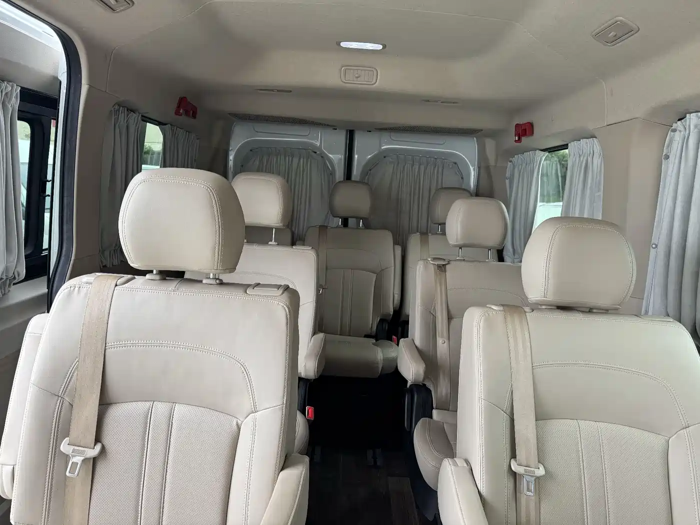 SAIC Maxus Xintu V90 2024 Zhida Commercial Version 2.0T Automatic RWD Long Wheelbase High Roof Single Rear Tire 9-Seater фото 13