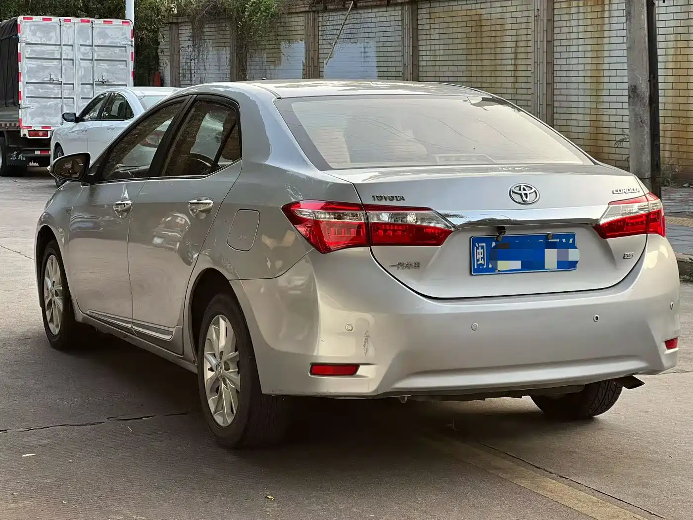 Toyota Corolla 2014 1.6L CVT GL-i Leather Edition фото 4
