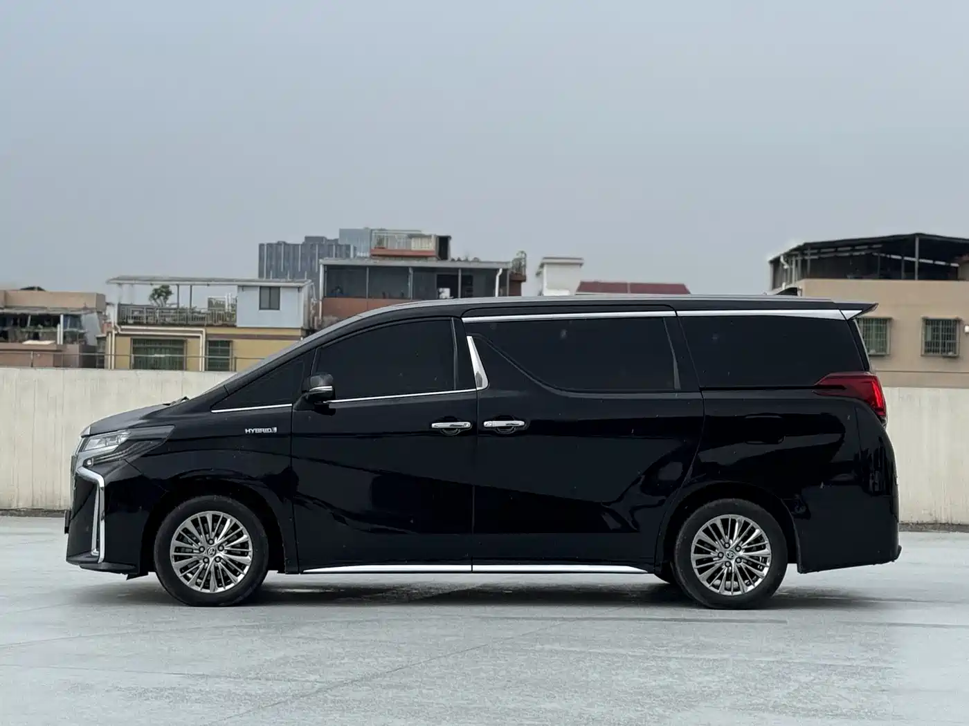 Toyota Alphard 2021 Hybrid 2.5L Premium фото 3