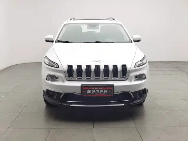 Jeep Cherokee 2017 2.0L Superior Edition — фото 3