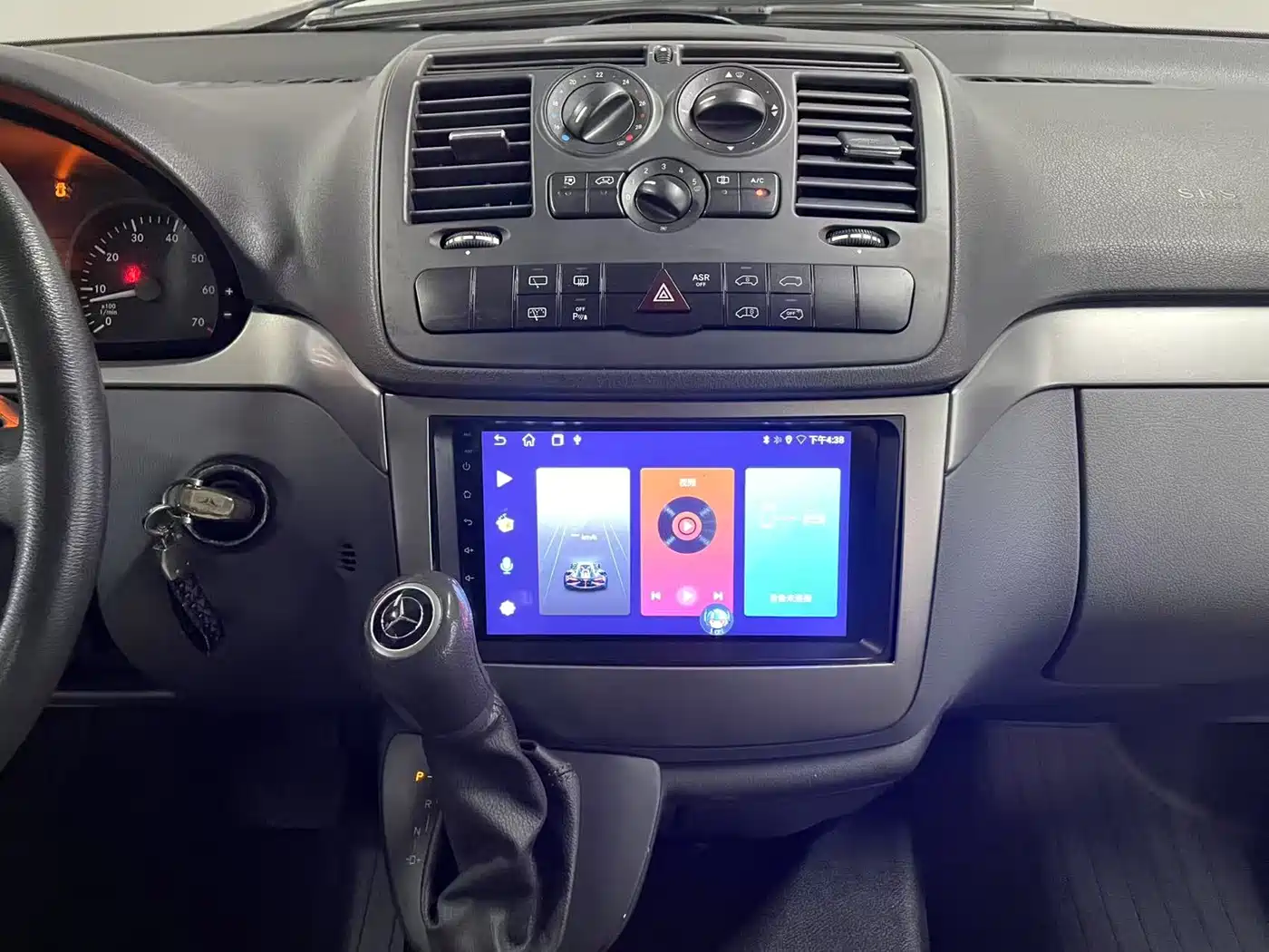Mercedes-Benz Vito 2013 Model 3.0L Elite Edition фото 14