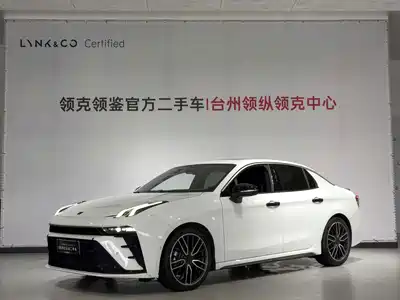 Lynk & Co 03