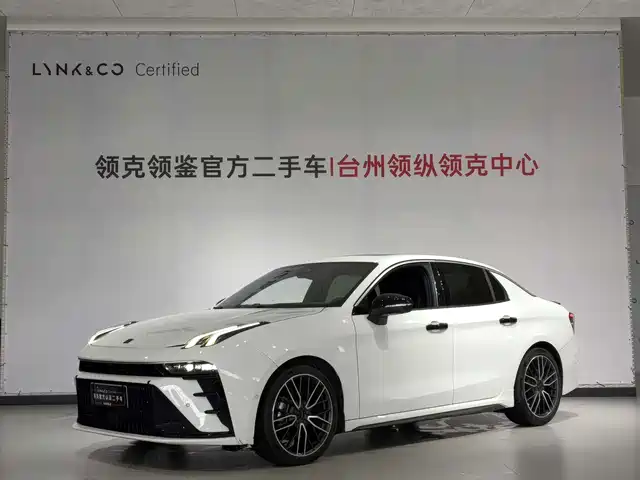 Lynk & Co 03 2.0TD DCT, Драйв, Halo