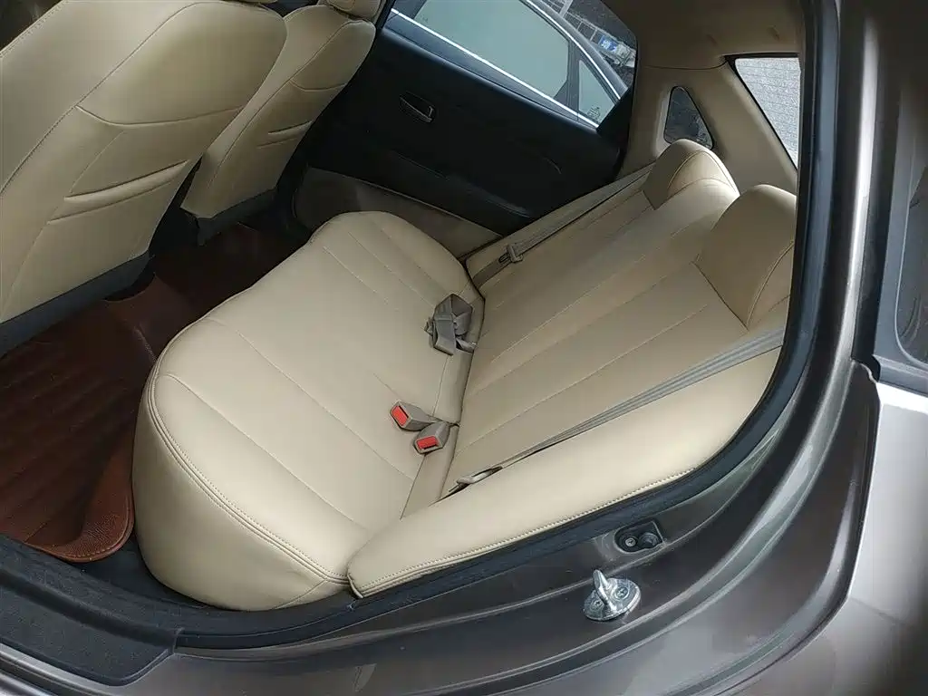 Hyundai Elantra 2015 1.6L Automatic Comfort фото 17