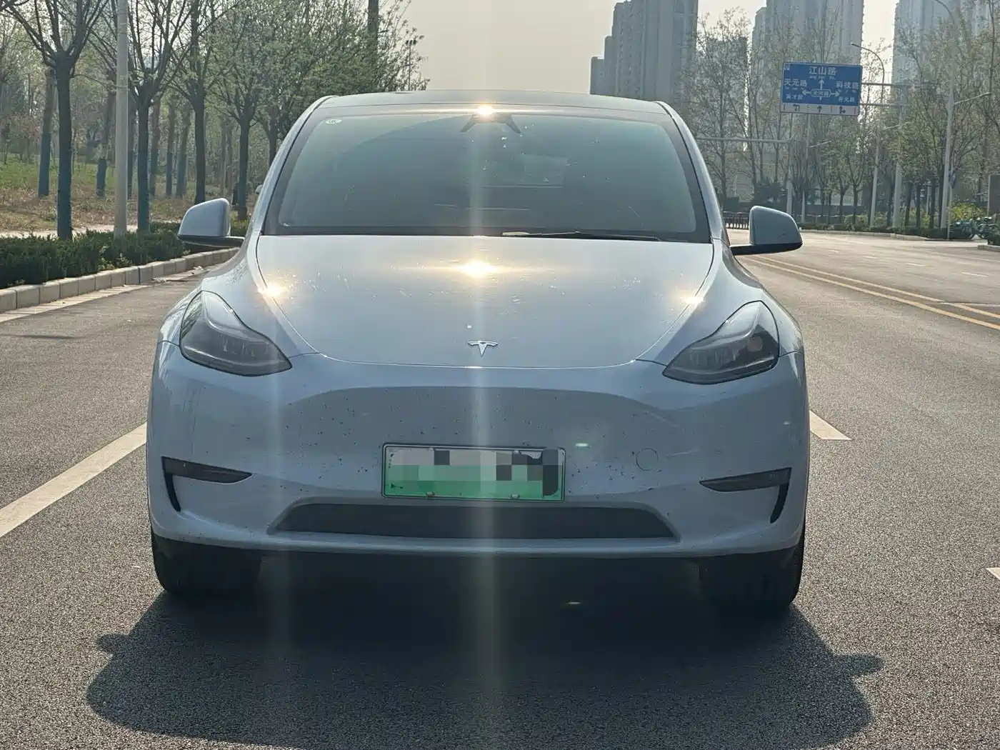 TESLA MODEL Y