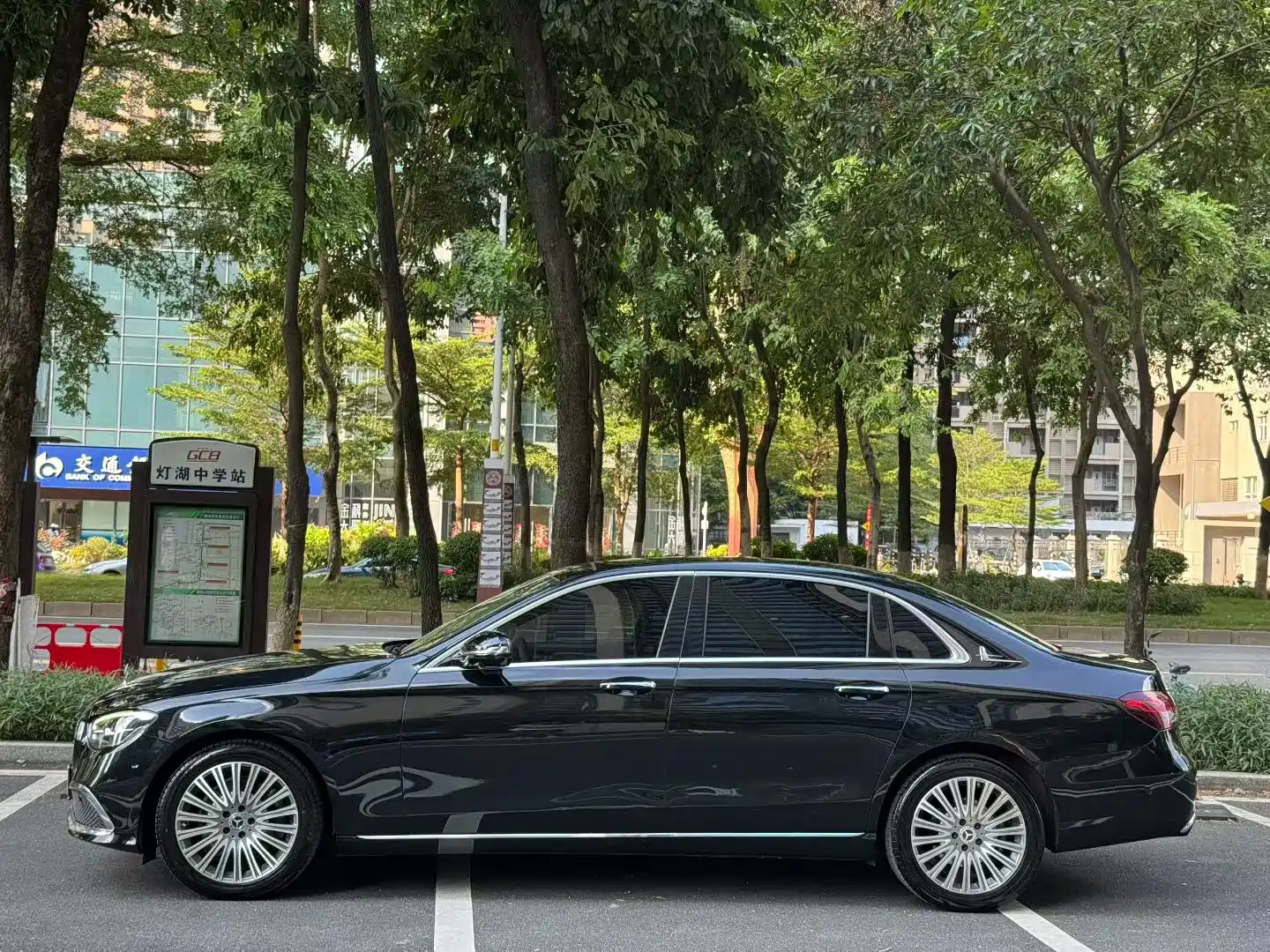 Photo 2 - Mercedes-Benz E-Class