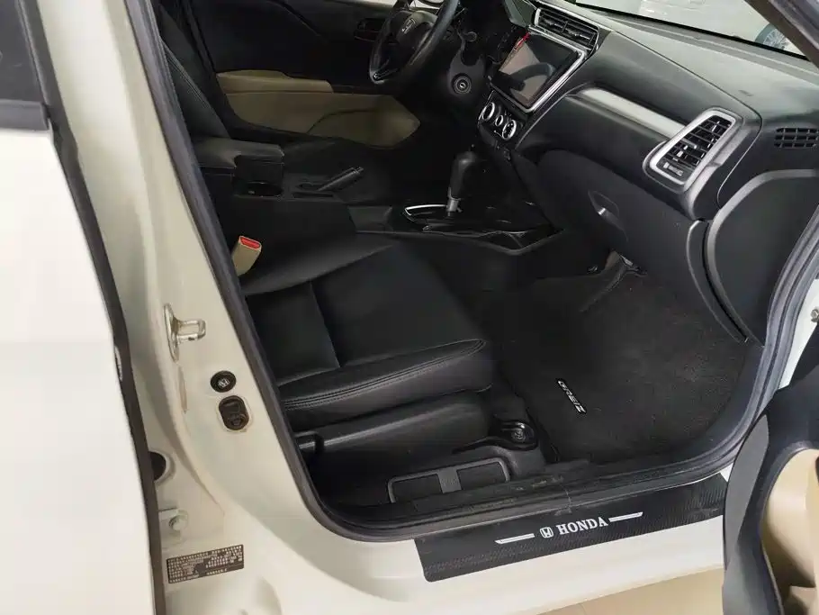 Honda Greiz 2017 2016 1.5L CVT Comfort Edition