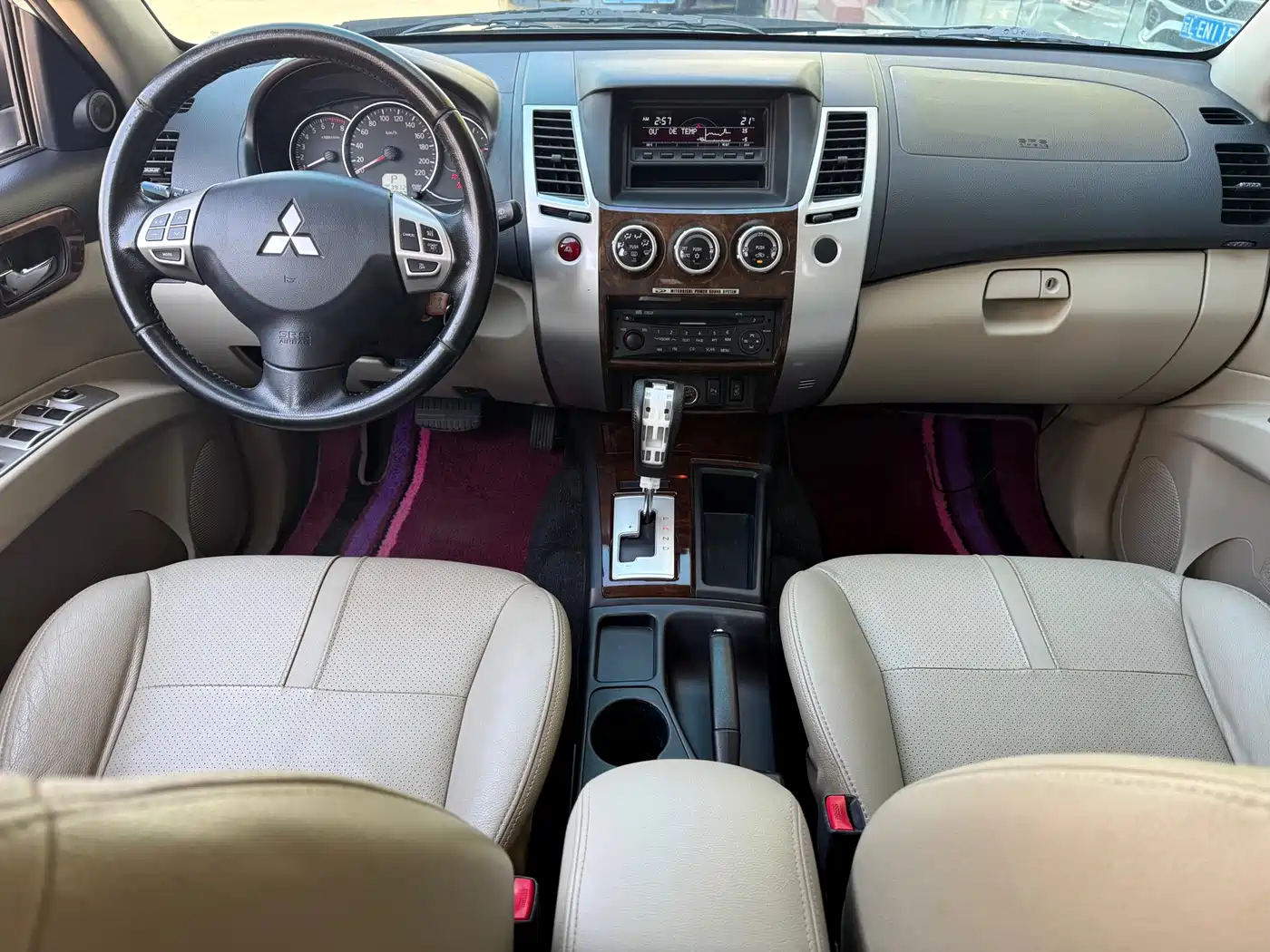 Mitsubishi Pajero Sport 2013 3.0L Automatic 2WD Luxury фото 8