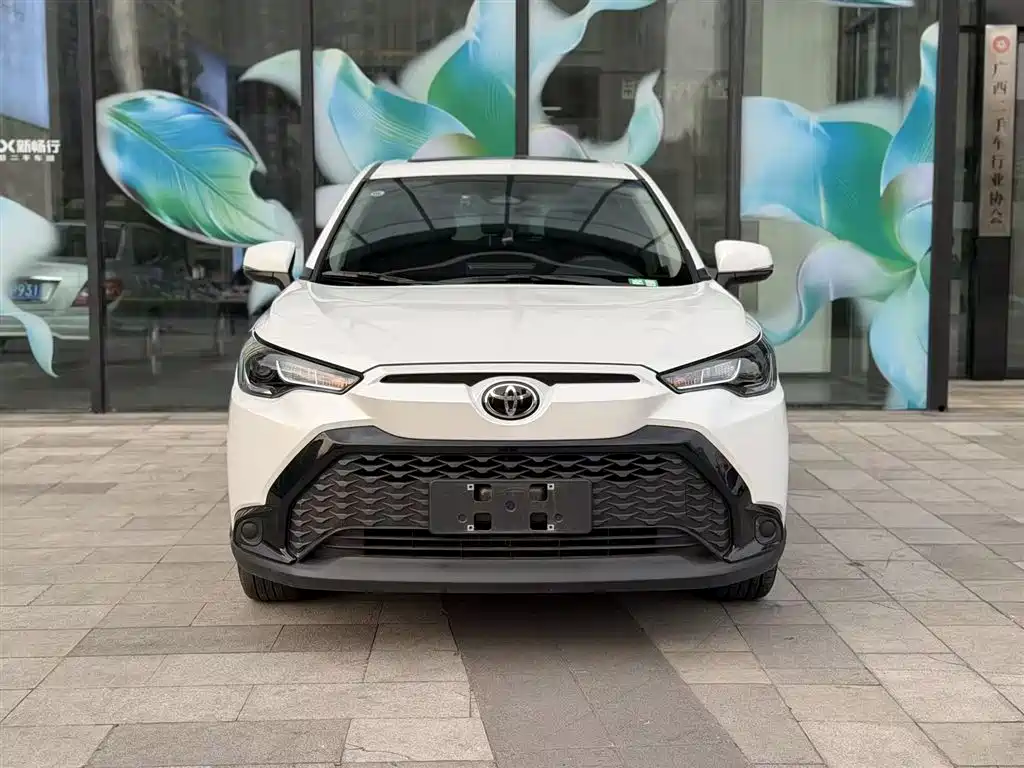 Toyota Frontlander 2023 2.0L CVT Leading Edition фото 9