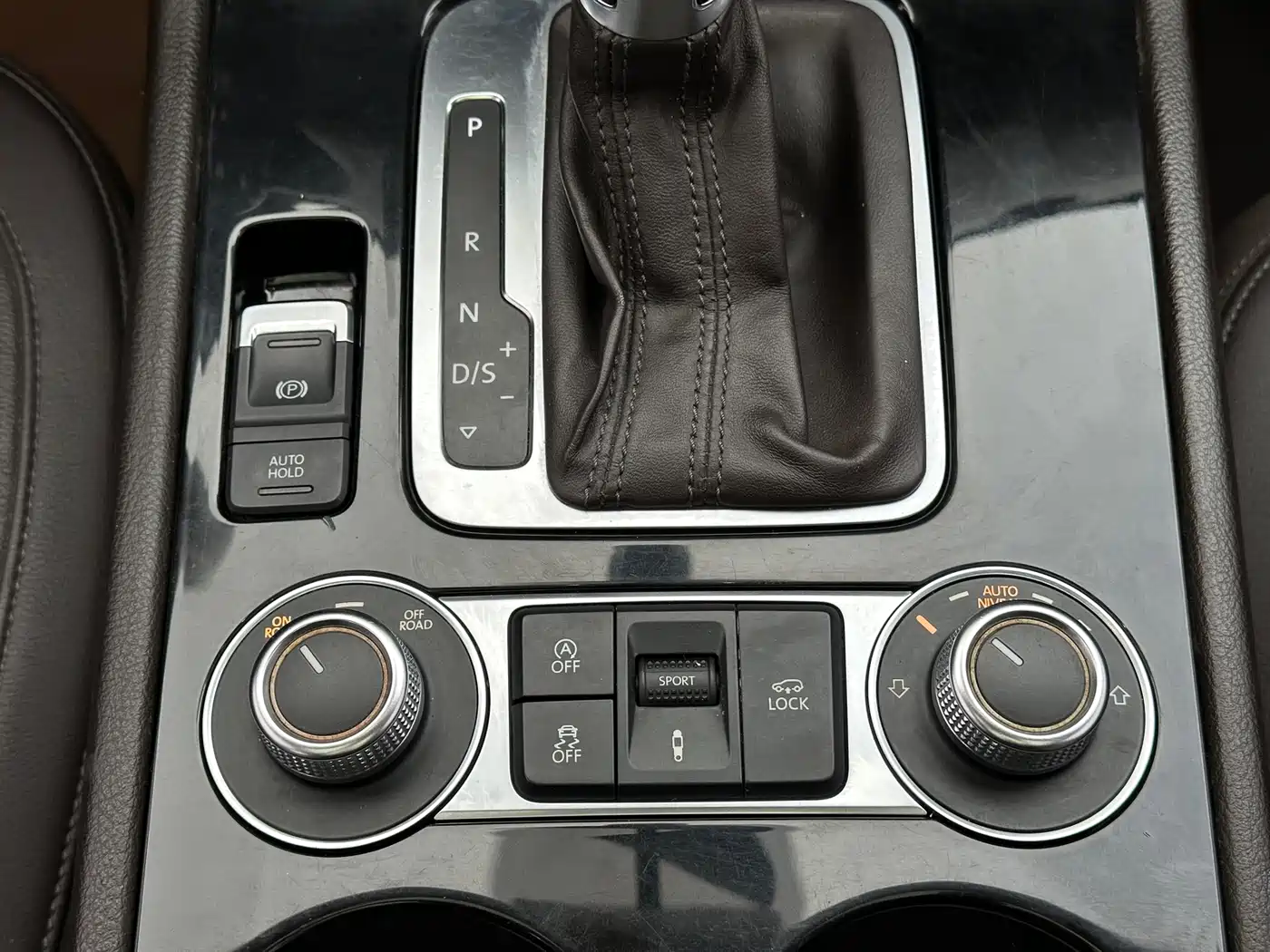 Volkswagen Touareg 2017 3.0TSI Explorer Edition фото 10