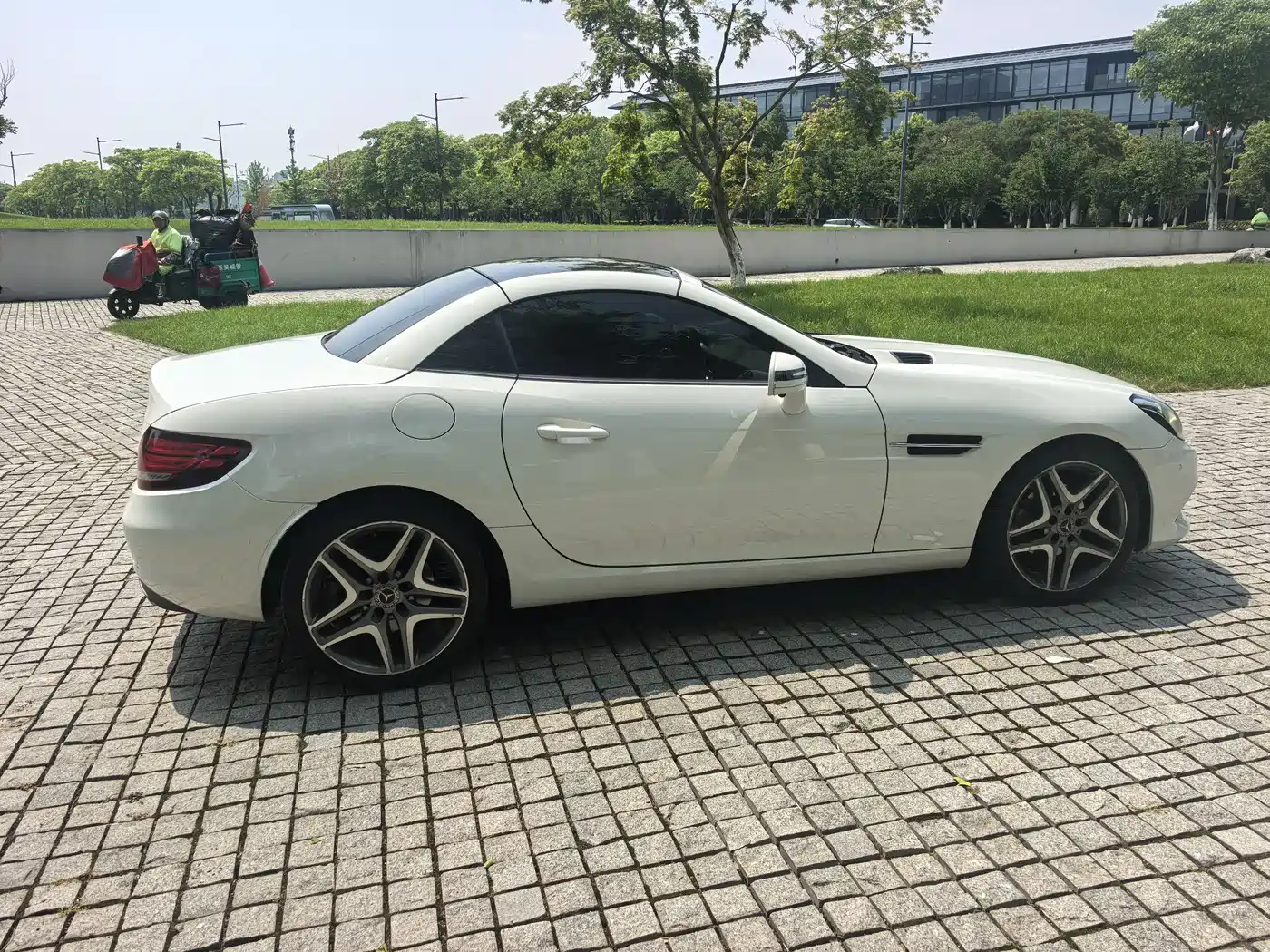 Mercedes-Benz SLC 2019 SLC 260 Jinyu Collector's Edition фото 2