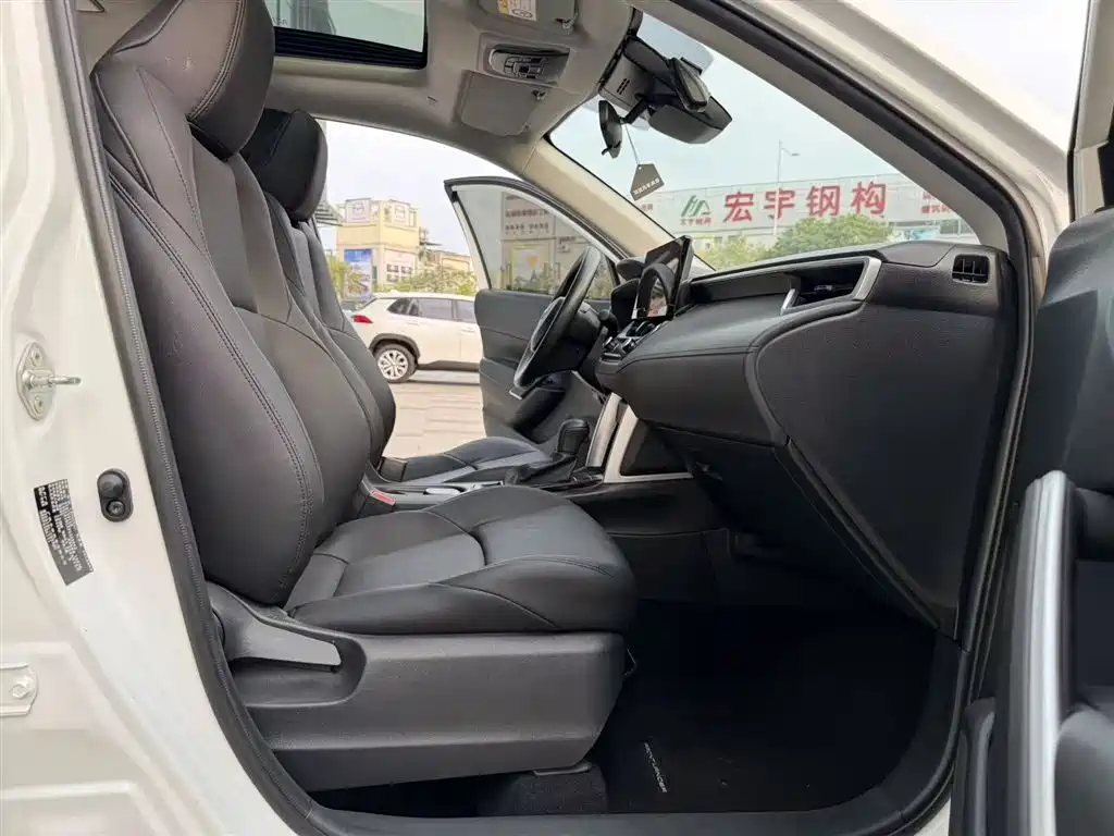 Toyota Frontlander 2023 2.0L CVT Leading Edition фото 16