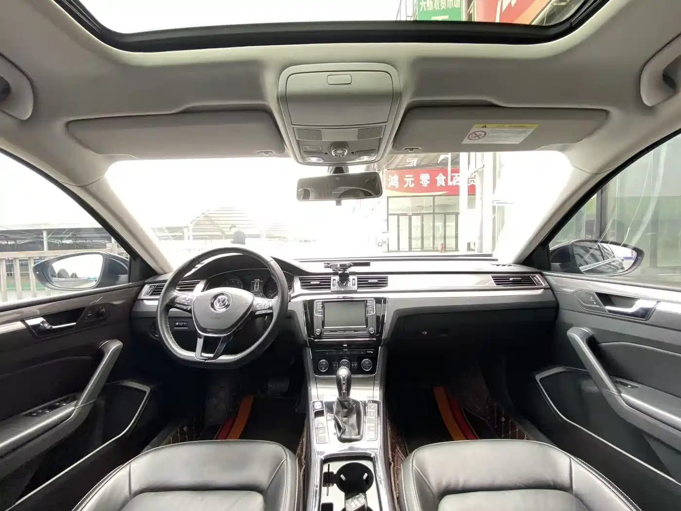Volkswagen Passat 2017 330TSI DSG Prestige фото 8
