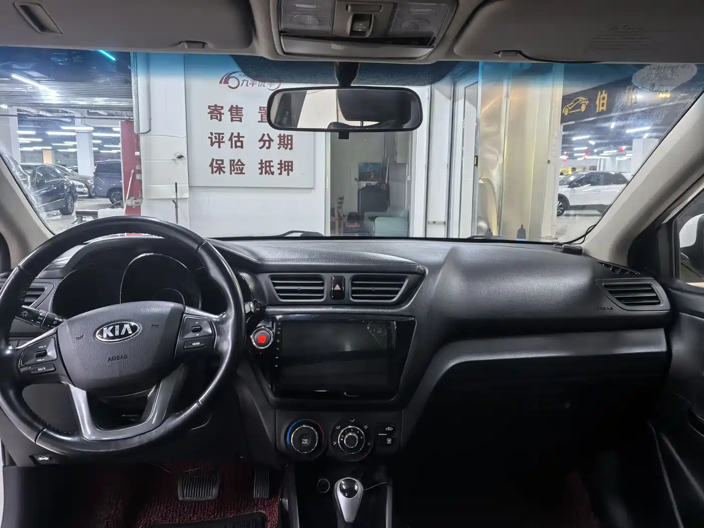 Kia K2 2012 Hatchback 1.6L AT Premium фото 10