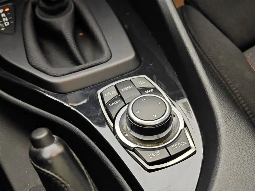 BMW X1 2013 sDrive18i Sport Design Package фото 18