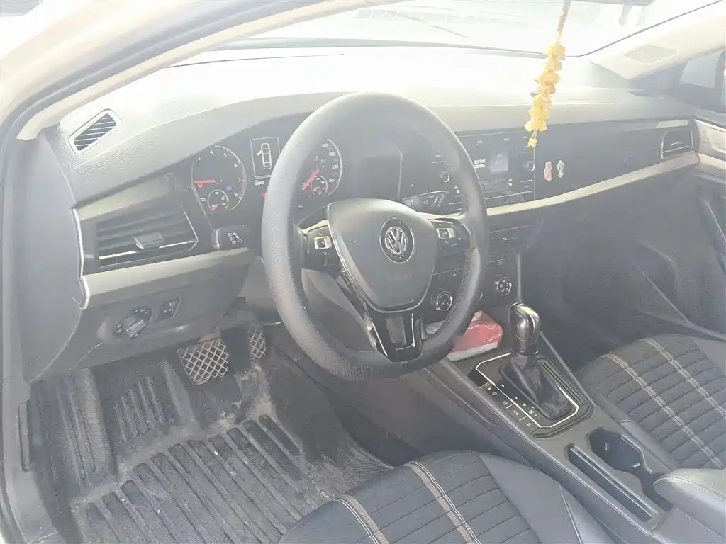 Volkswagen Lavida 2018 Hatchback 200TSI DSG Comfort Edition China V фото 6