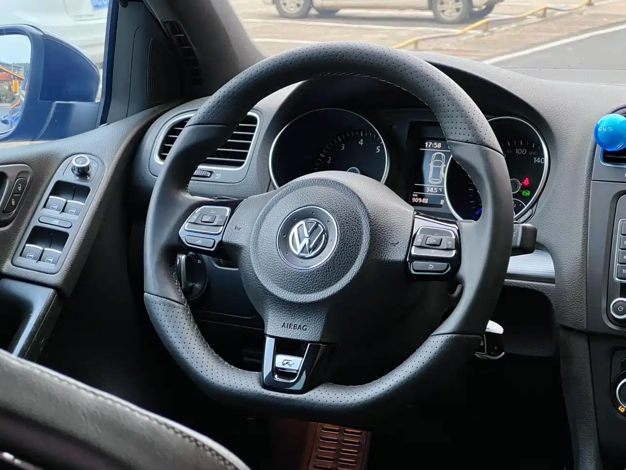 Volkswagen Golf (Import) 2011 2.0TSI R фото 12