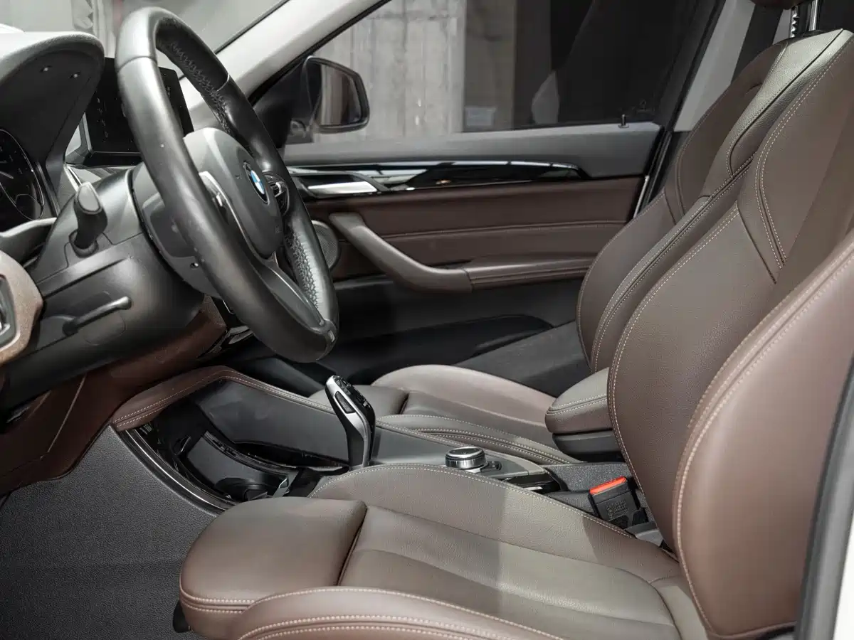 BMW X1 2022 sDrive20Li Premium фото 14