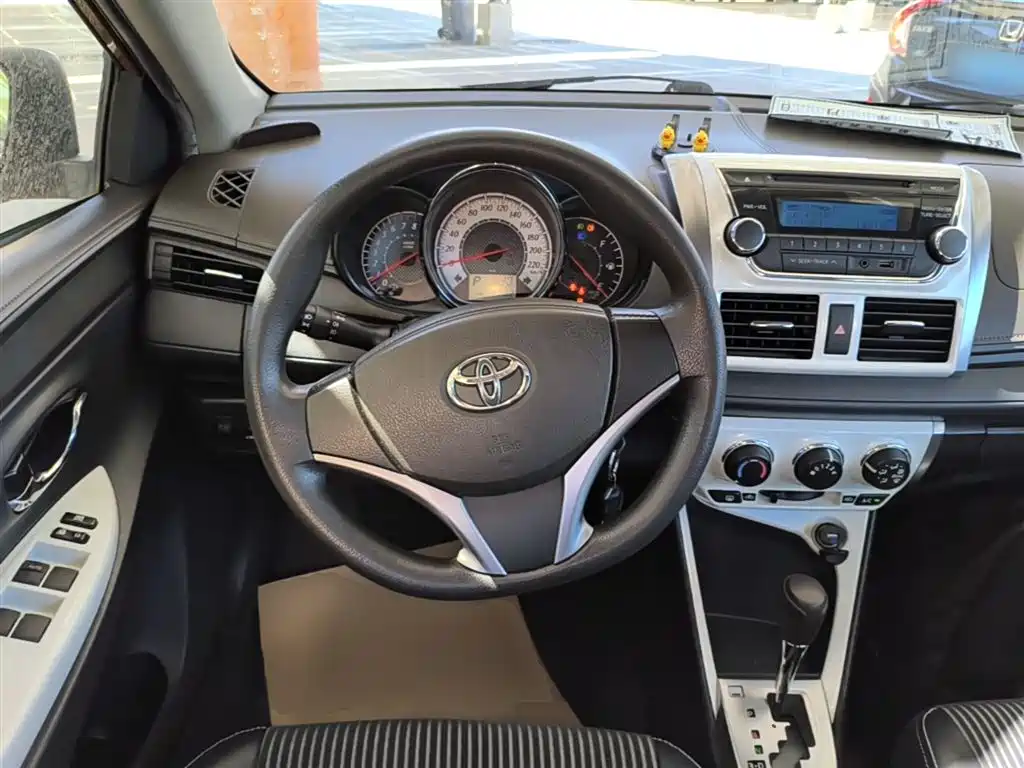 Toyota YARiS L Zhi Xuan 2015 1.5G Auto Sunroof Special Edition фото 11