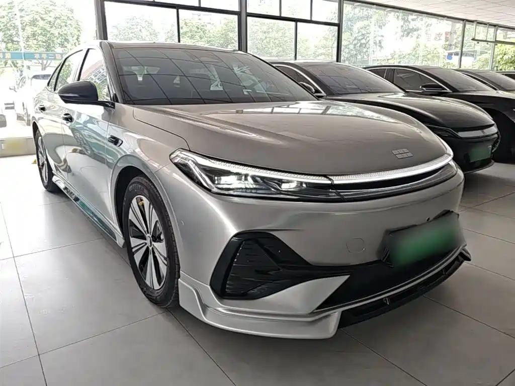 Geely Galaxy Galaxy A7 2025 EM-i 150km Long Voyage Edition фото 4