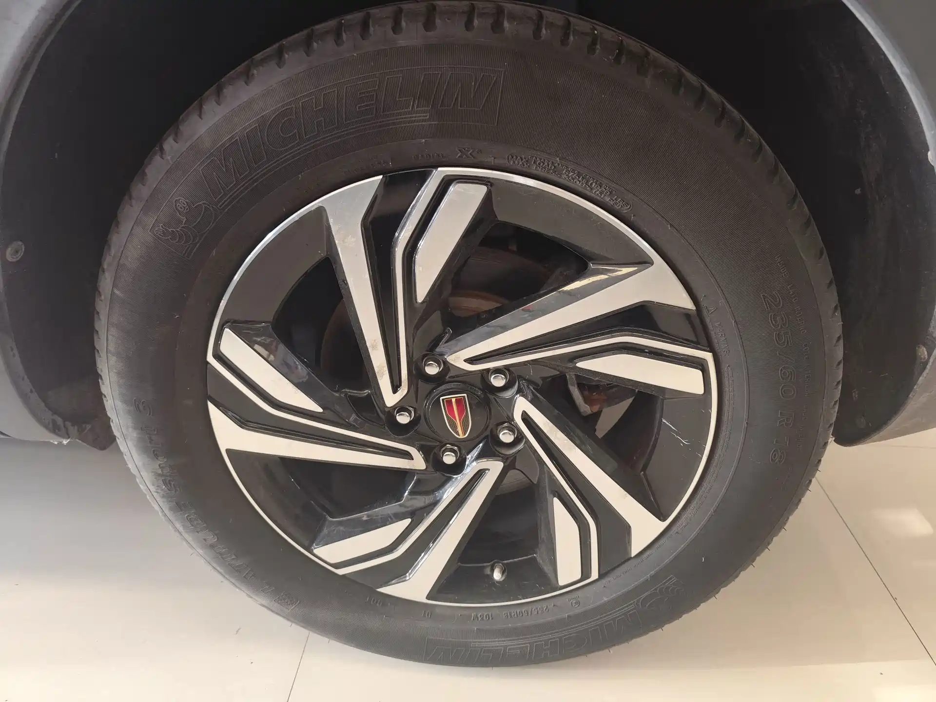 Фото 10 - Hongqi HS5