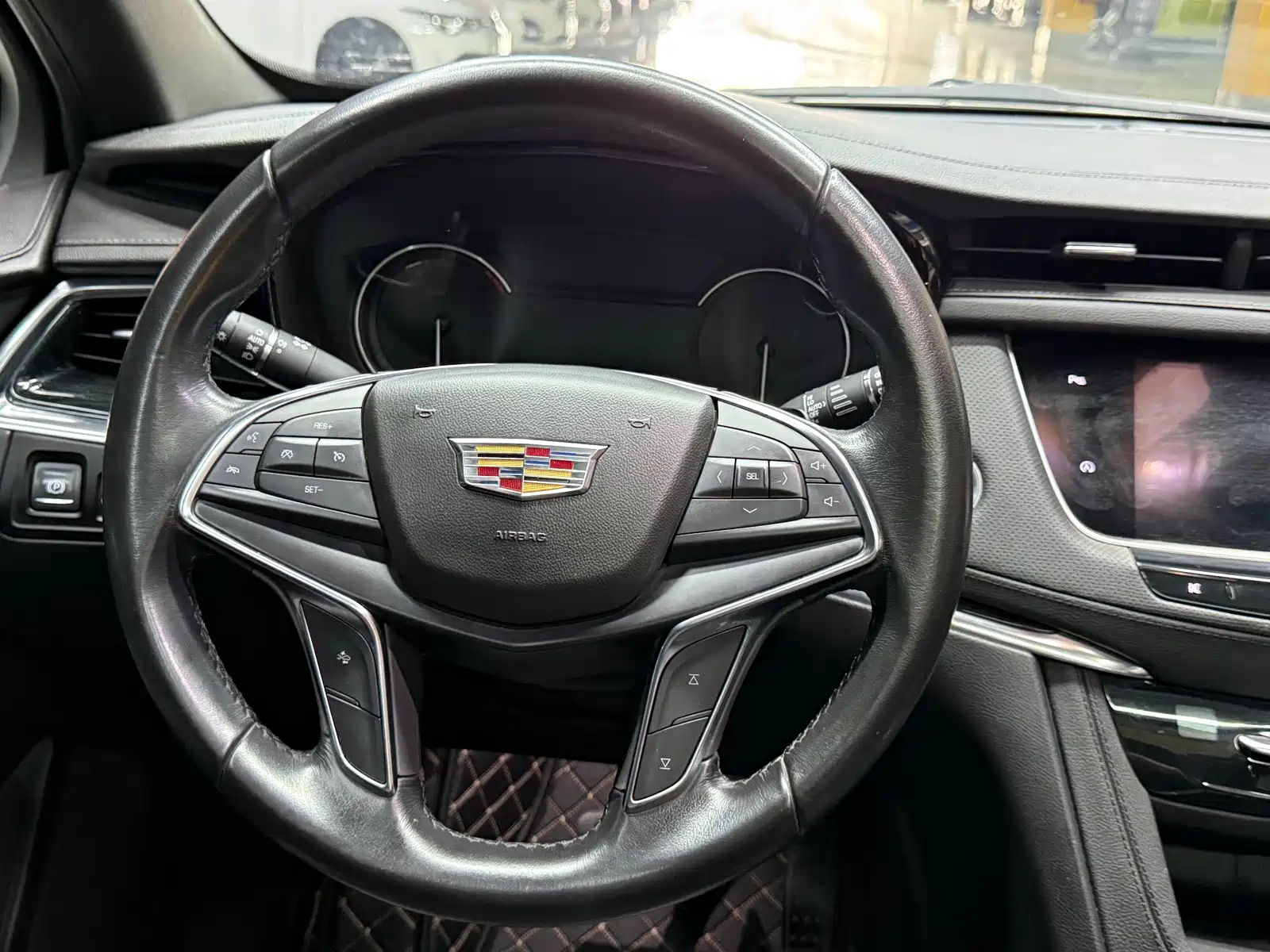 Photo 15 - Cadillac XT5