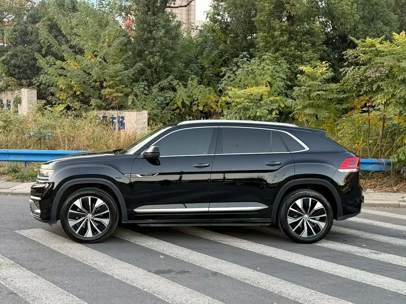 Volkswagen Teramont 2021 Teramont X 380TSI 4WD Premium Luxury Edition фото 3