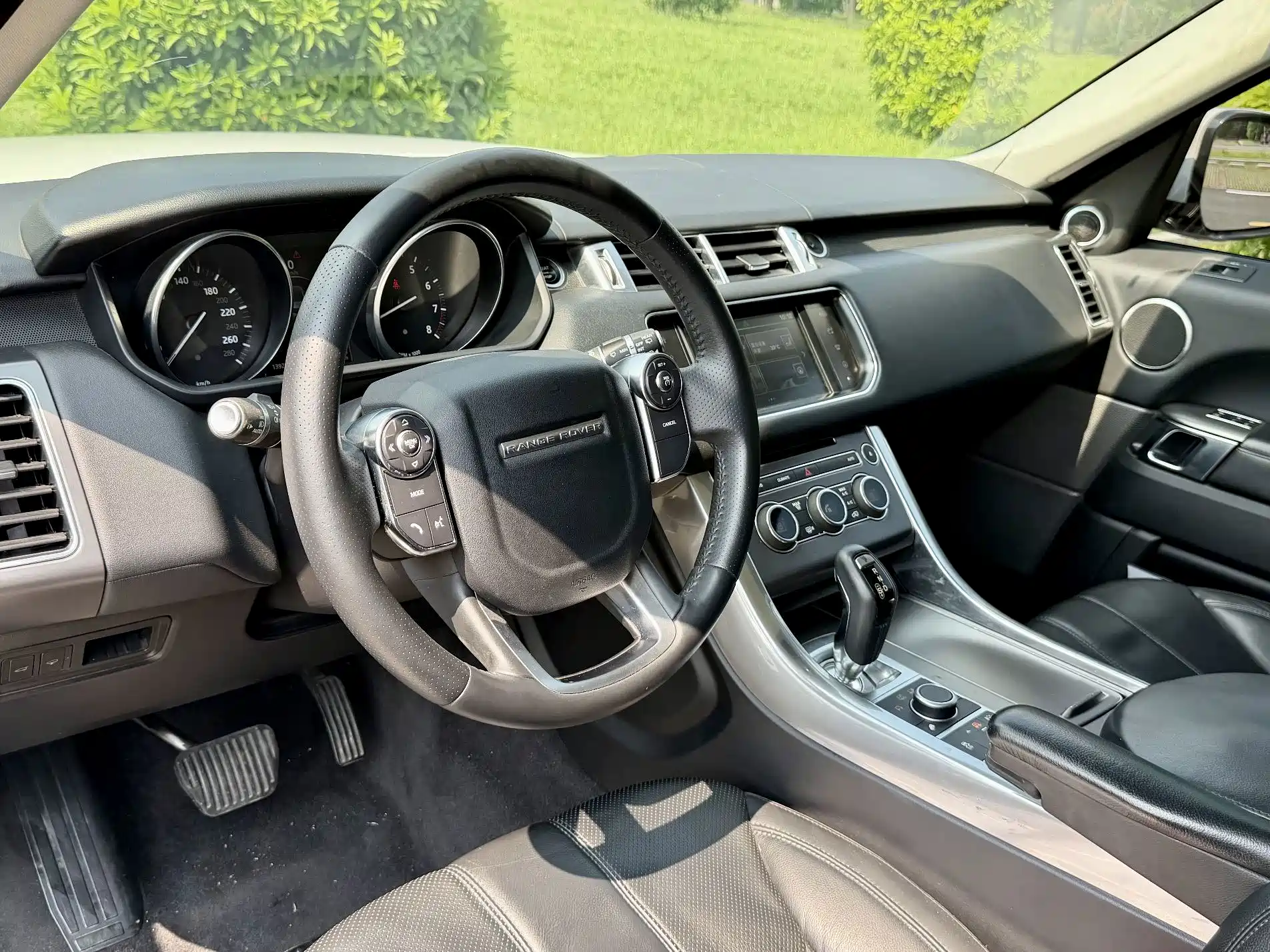 صورة 6 - Land Rover Range Rover Sport