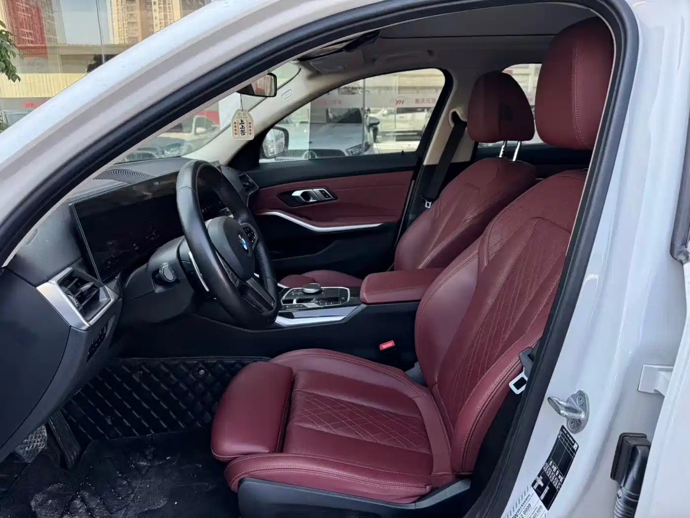 BMW 3 Series 2024 325Li M Sport Package фото 4