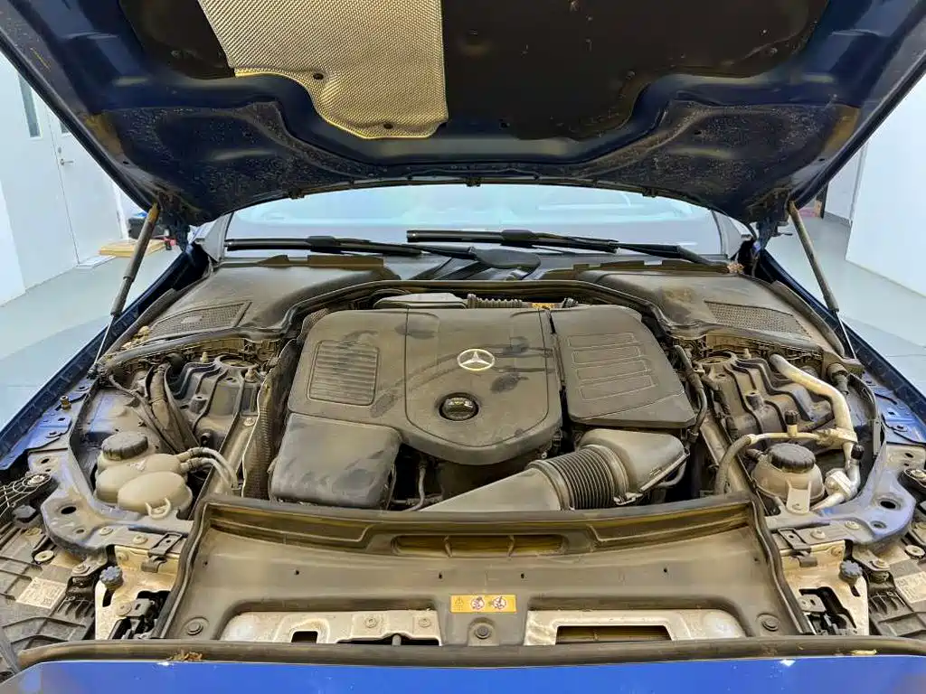 Фото 10 - Mercedes-Benz C-Class