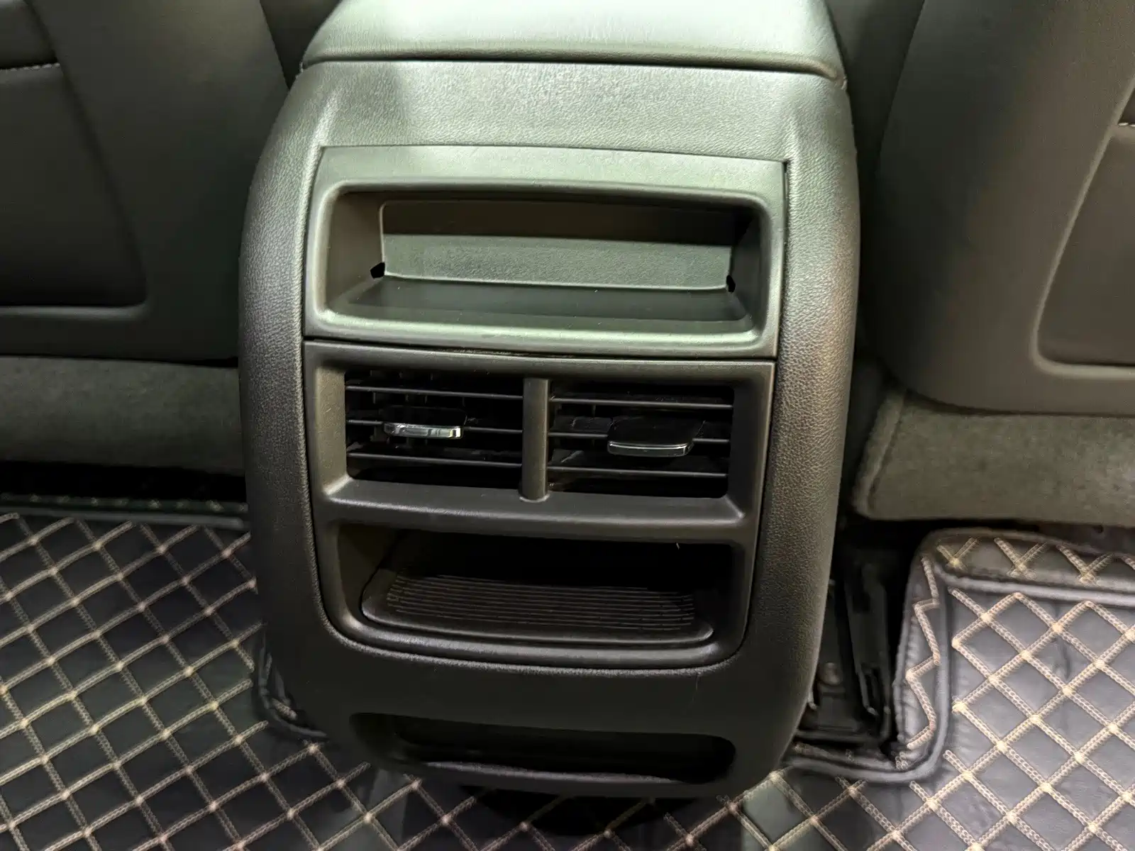 Photo 14 - Cadillac XT5