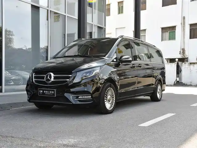 Mercedes-Benz Vito 2023 2.0T Business 7-Seater