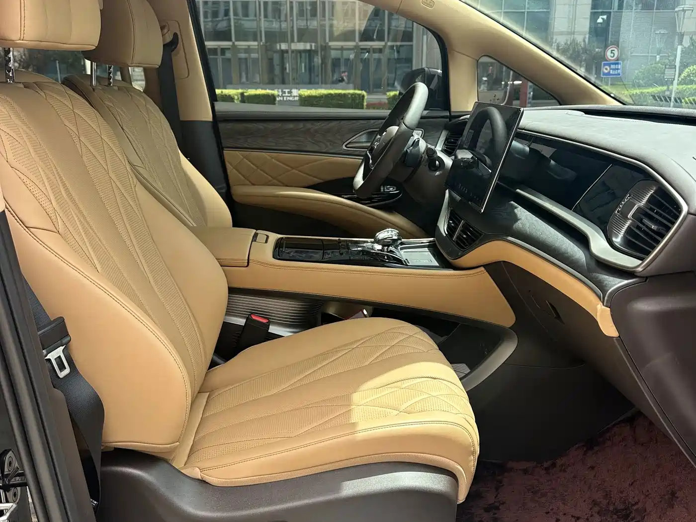 Denza D9 2026 2025 DM-i Smart Drive Edition 1020 AWD Premium