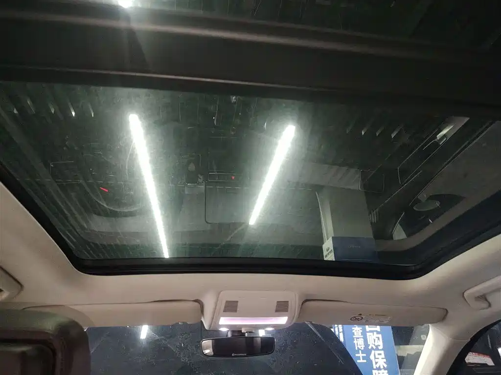Volkswagen Touareg 2017 3.0TSI Explorer Edition фото 18