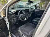 Photo 2 - Honda Odyssey