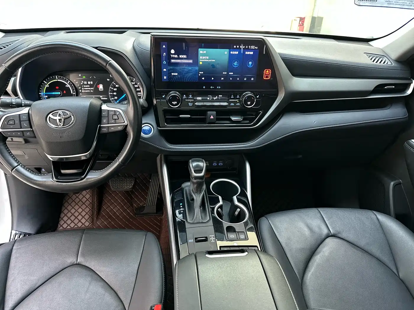 TOYOTA HIGHLANDER