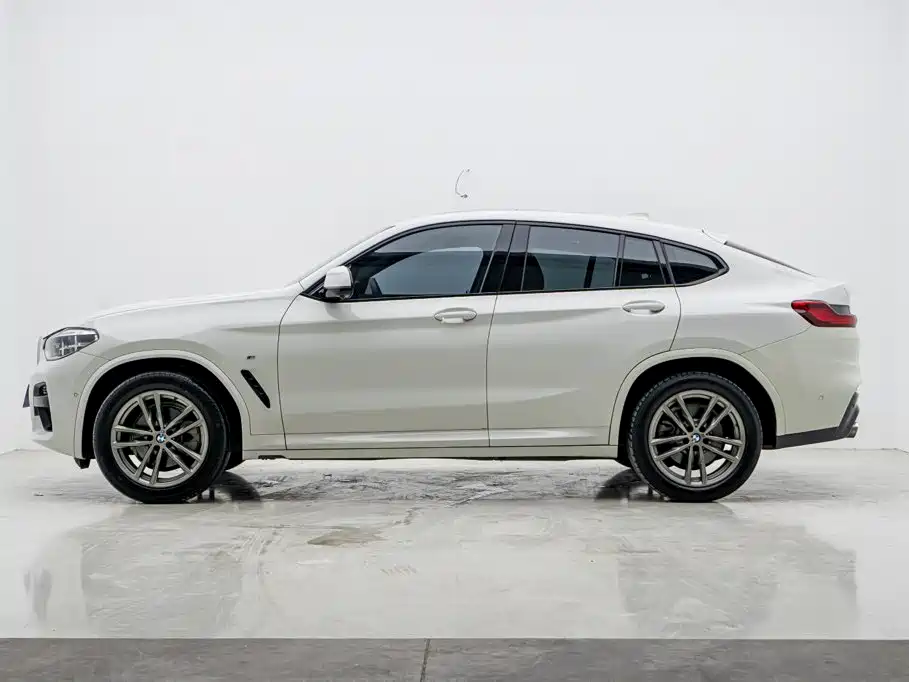 Фото 23 - BMW X4