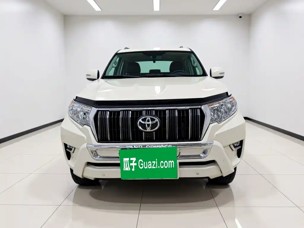 Photo 2 - Toyota Prado