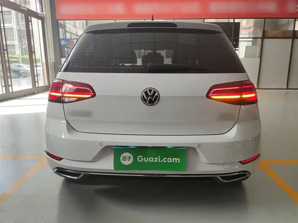 Volkswagen Golf 2020 280TSI DSG Luxury фото 6