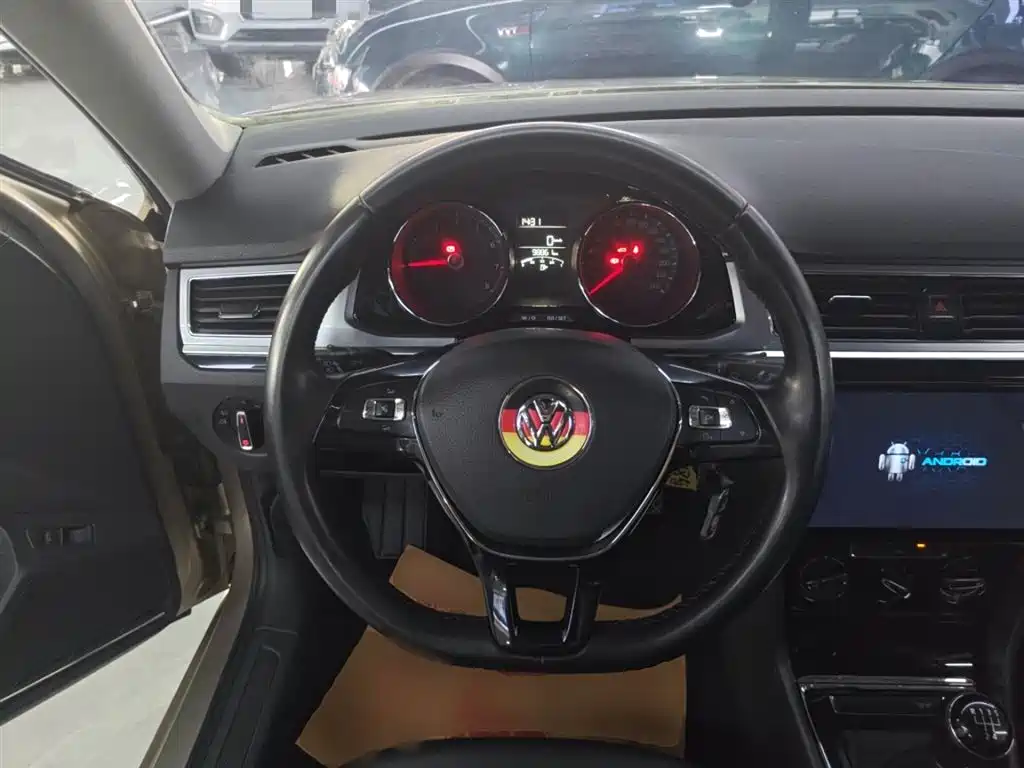 Volkswagen Bora 2018 1.5L Manual Comfort фото 11