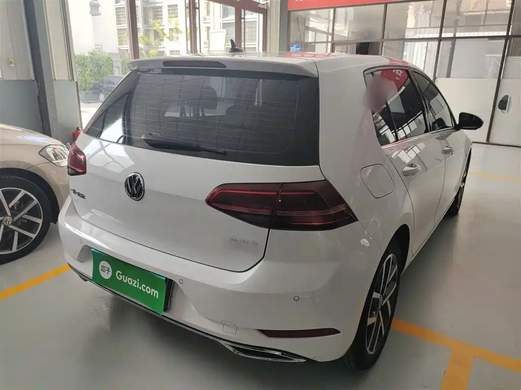 Volkswagen Golf 2020 280TSI DSG Luxury фото 7