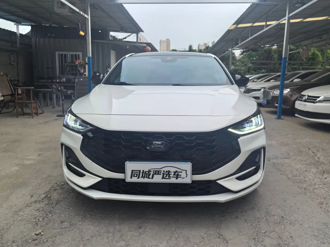 FORD FOX